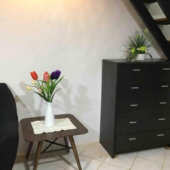 Cheapentirehouse Mel Place In Mandaue With Netflix For 5Pax Or More Exterior foto