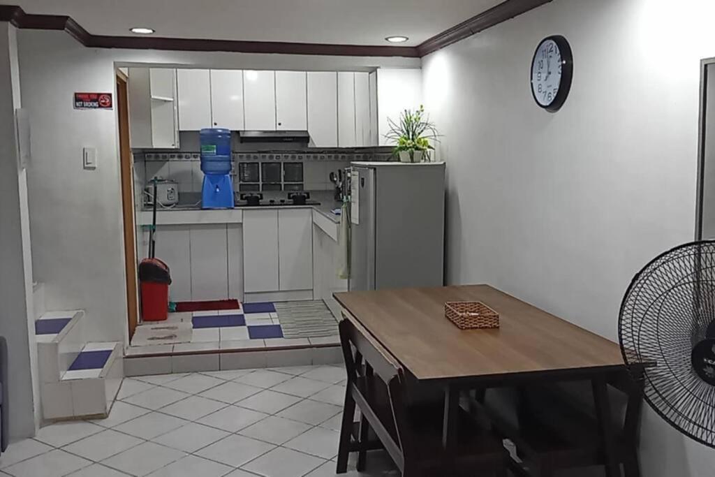 Cheapentirehouse Mel Place In Mandaue With Netflix For 5Pax Or More Exterior foto