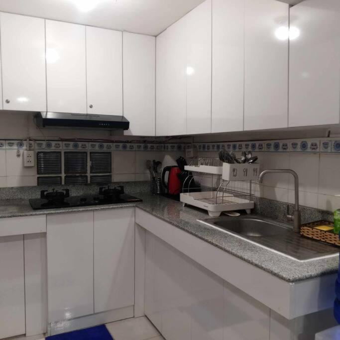 Cheapentirehouse Mel Place In Mandaue With Netflix For 5Pax Or More Exterior foto