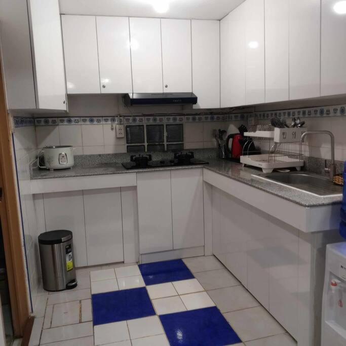 Cheapentirehouse Mel Place In Mandaue With Netflix For 5Pax Or More Exterior foto
